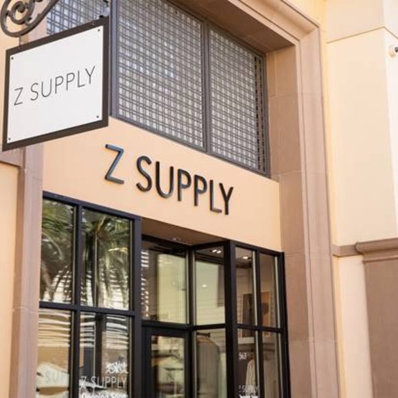 PREMIUM Fashion & Fireworks. Johnny Was. Tory Burch. Free People. Revolve ~ 7:30 - Picture 2 of 2